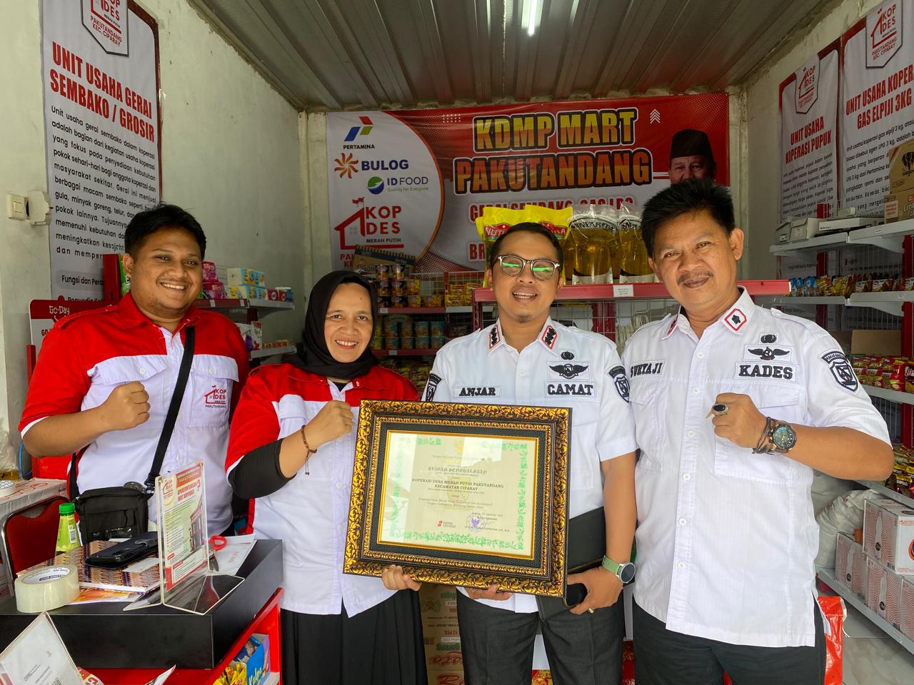 penghargaan-untuk-kdmp-pakutandang